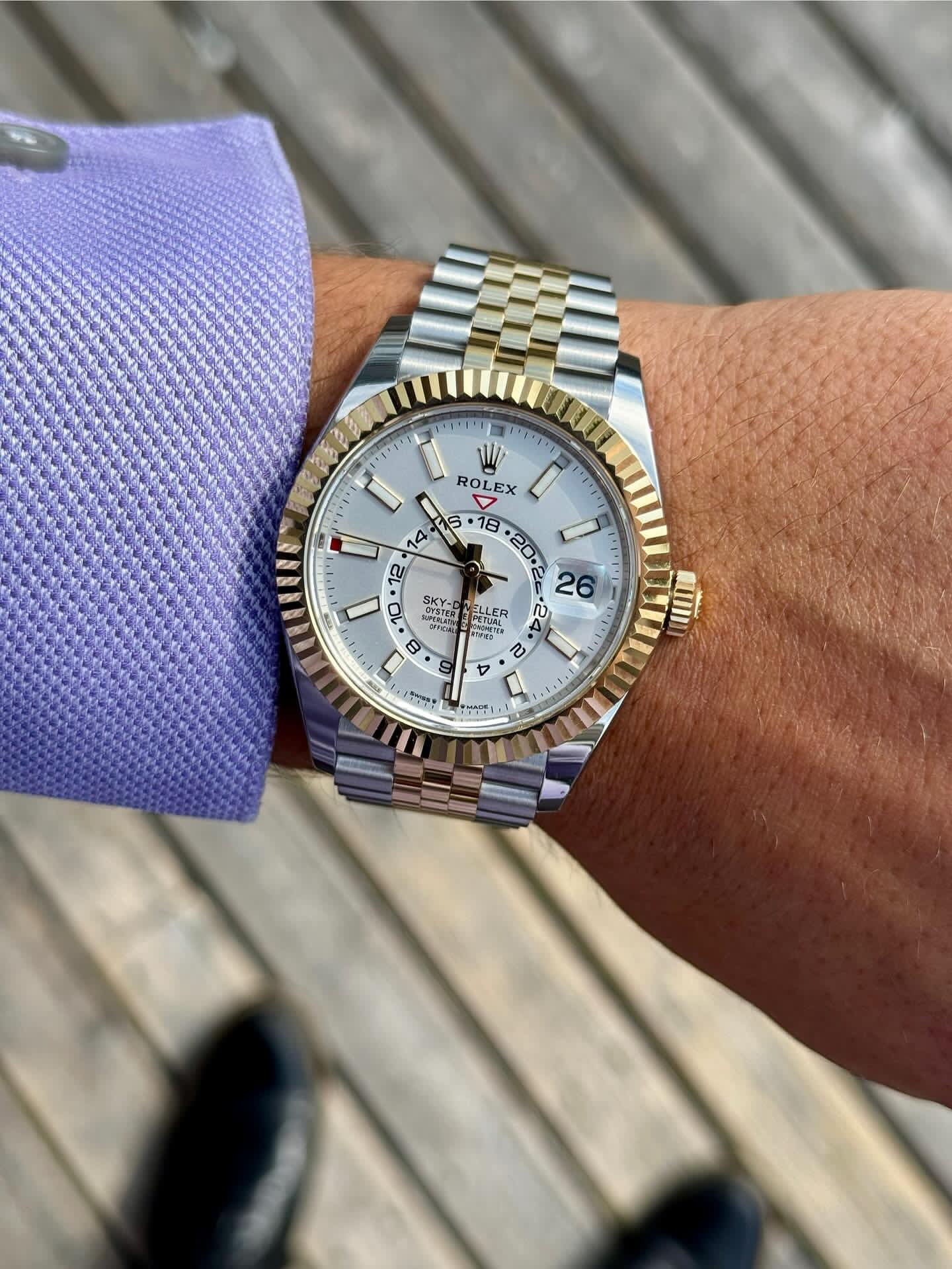 Role_x Oyster Perpetual Sky Dweller 2Ton-Gold-White