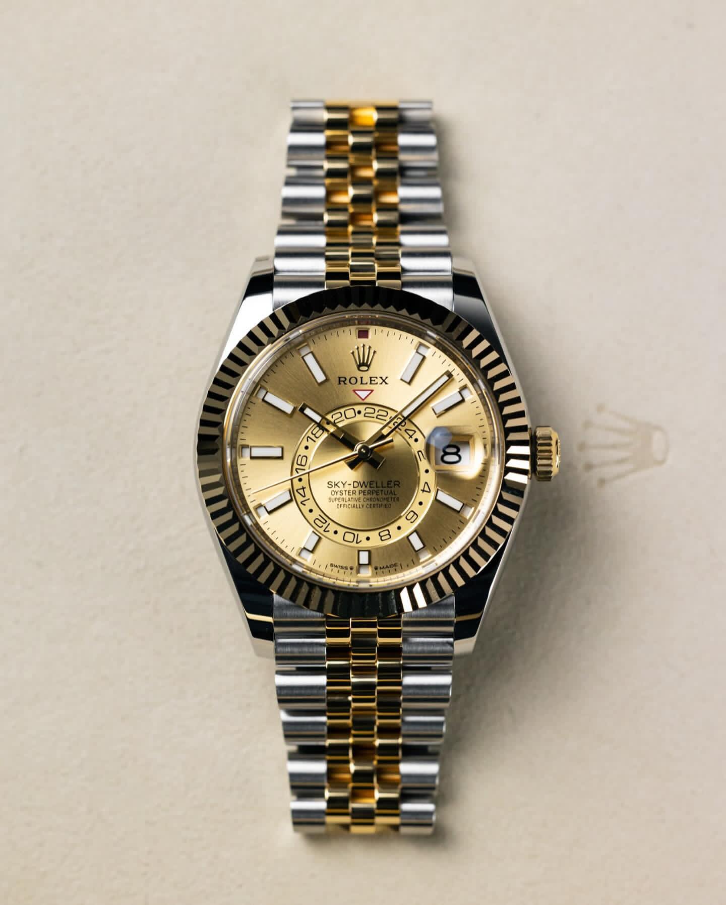 Role_x Oyster Perpetual Sky Dweller 2Ton-Gold-Gold