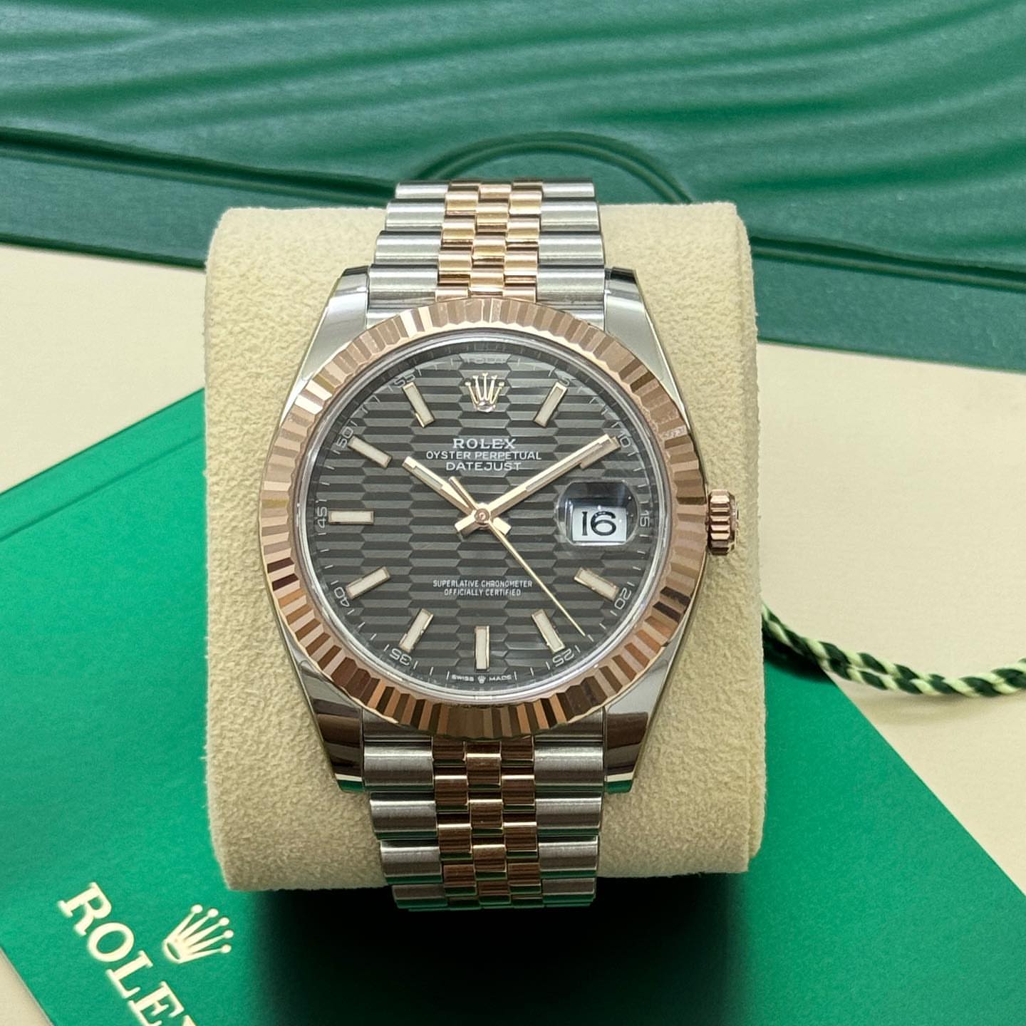 Role_x Oyster Perpetual Date Just 2Ton-Copper-Grey