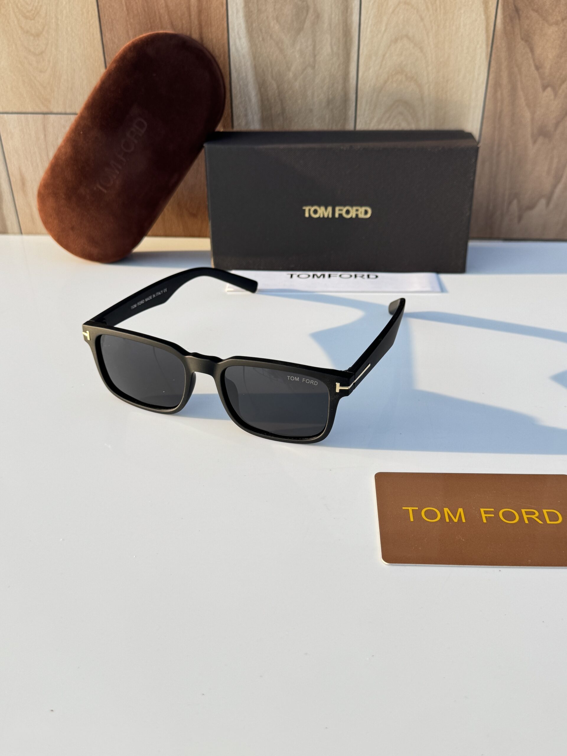 Tomford_826_matt_black