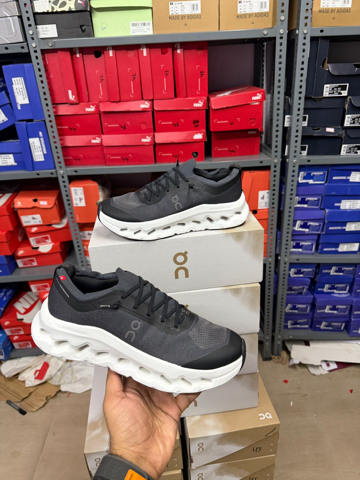 On Cloudtilt Black White