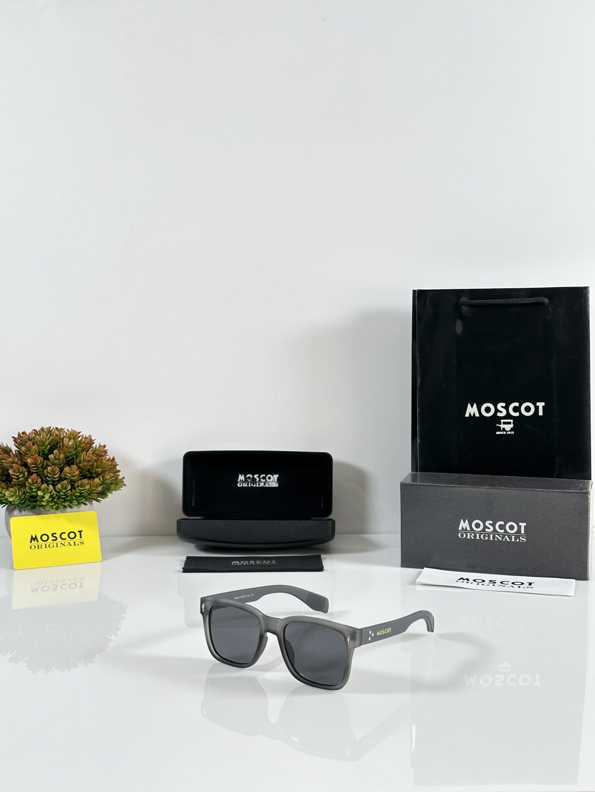 Moscot 130 Grey