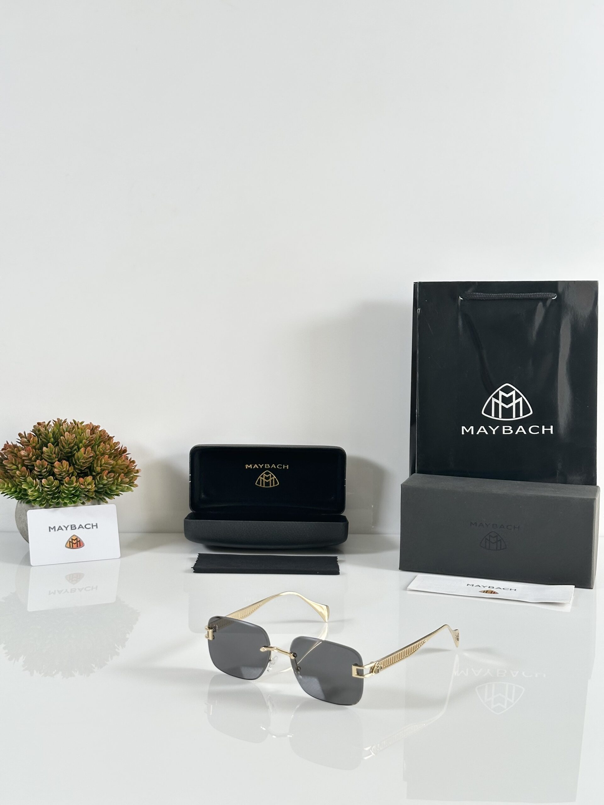 Maybach 1018 Gold Black