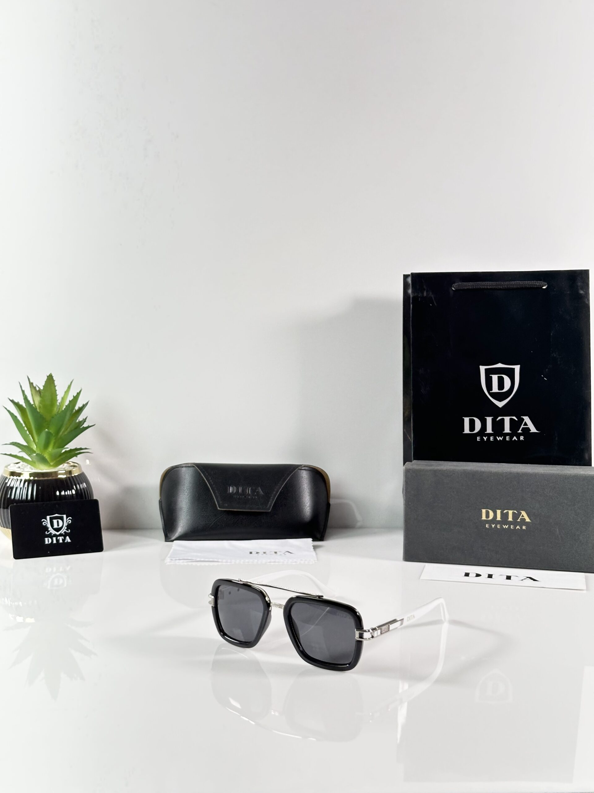 Dita 335 Black White