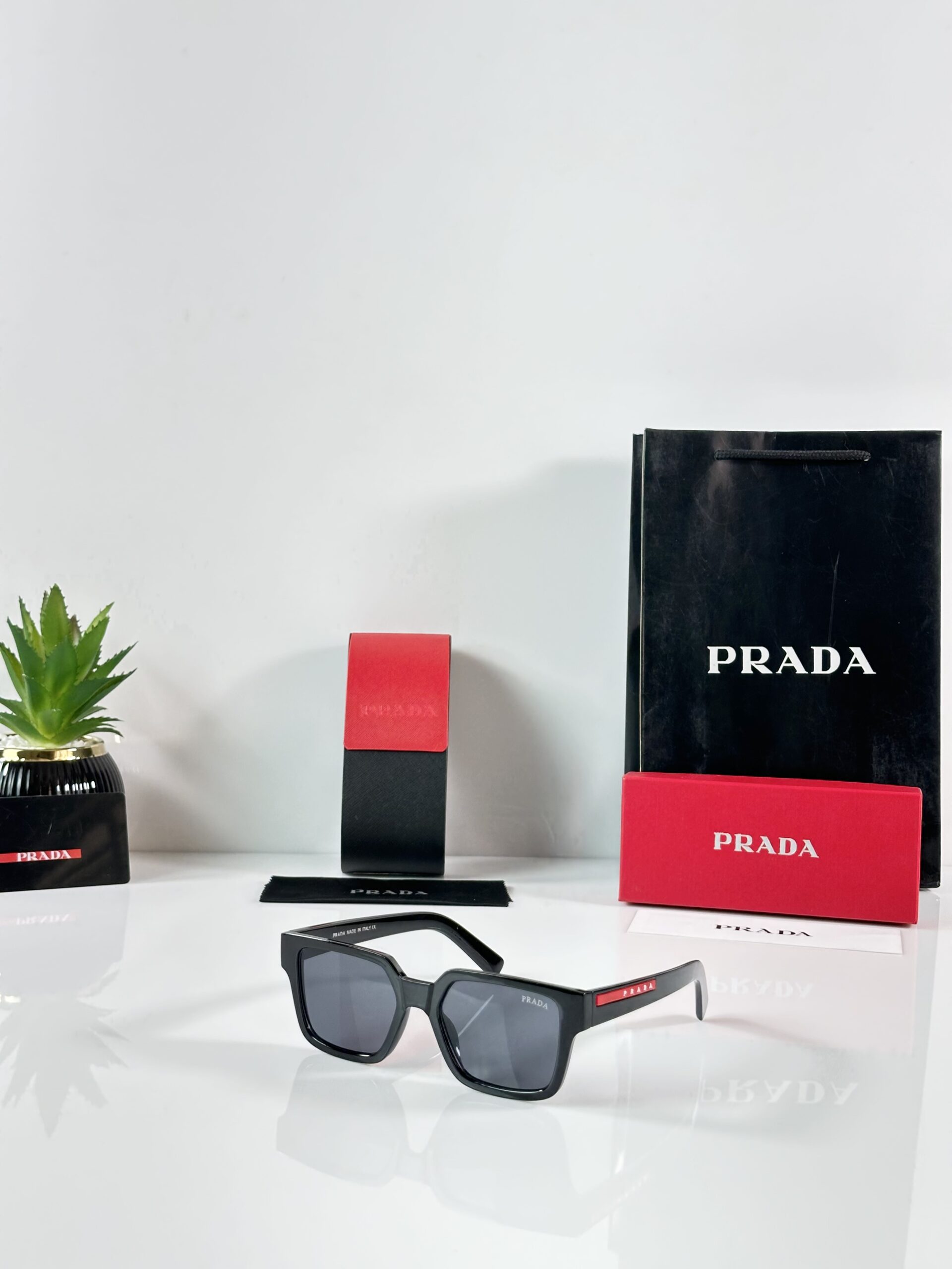Prada_8720_Shine_Black