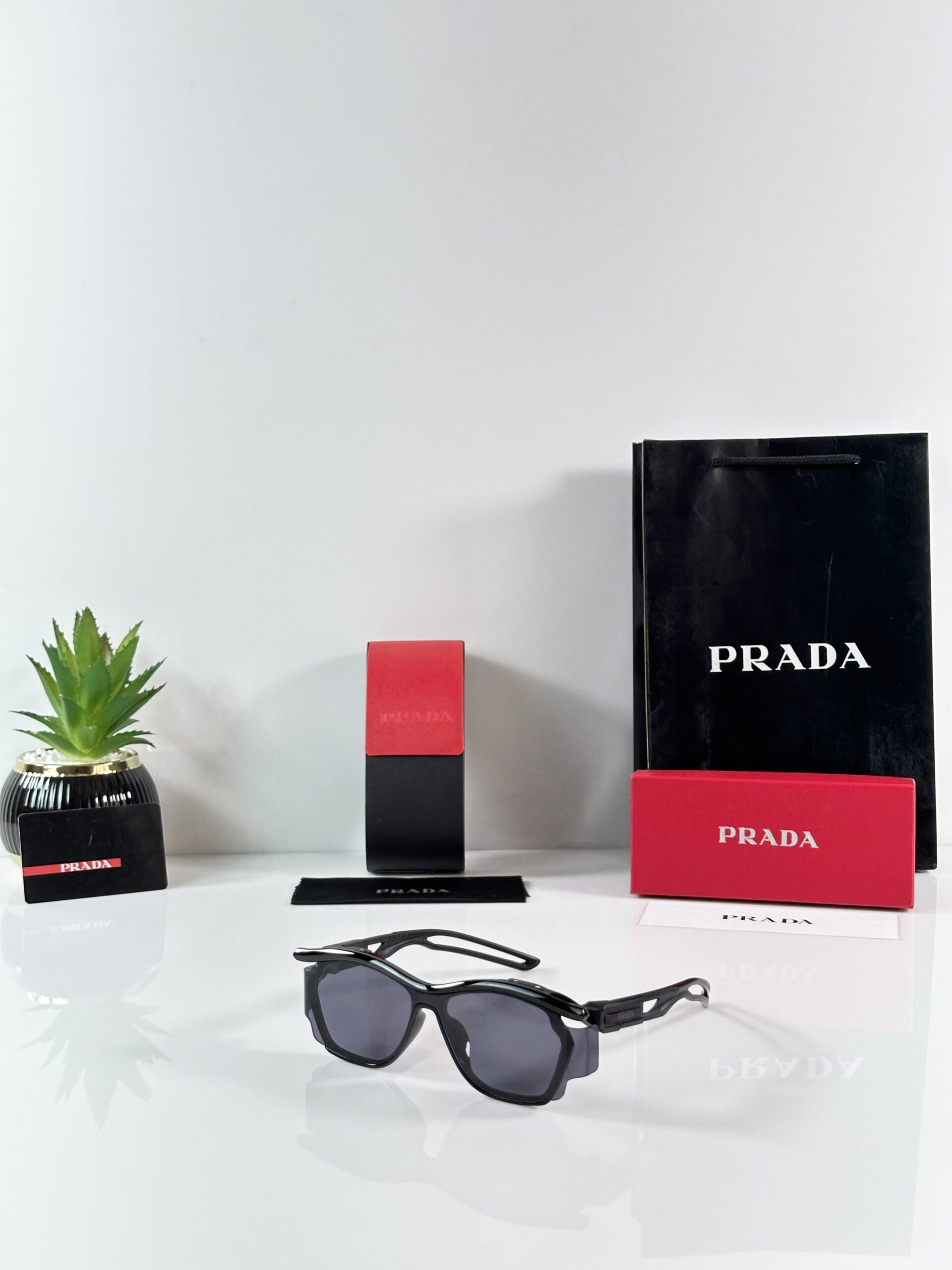 Prada_8899_Black