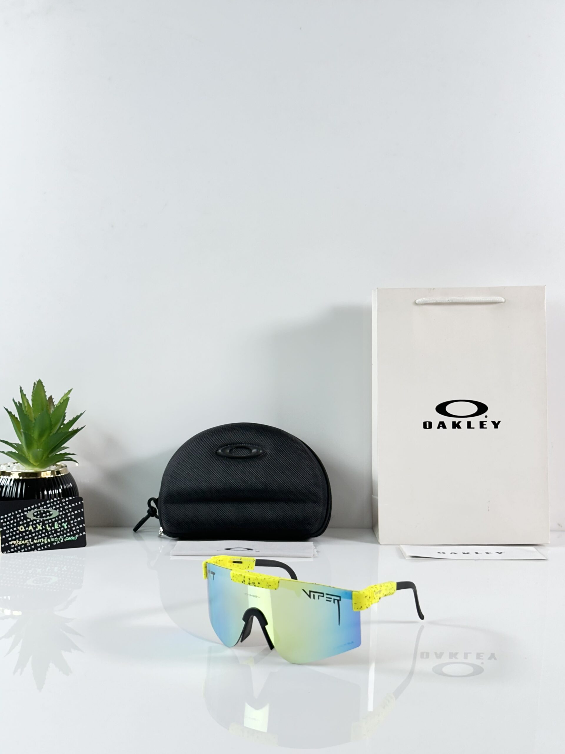 Oakley_C15_Yellow_Green_Revo