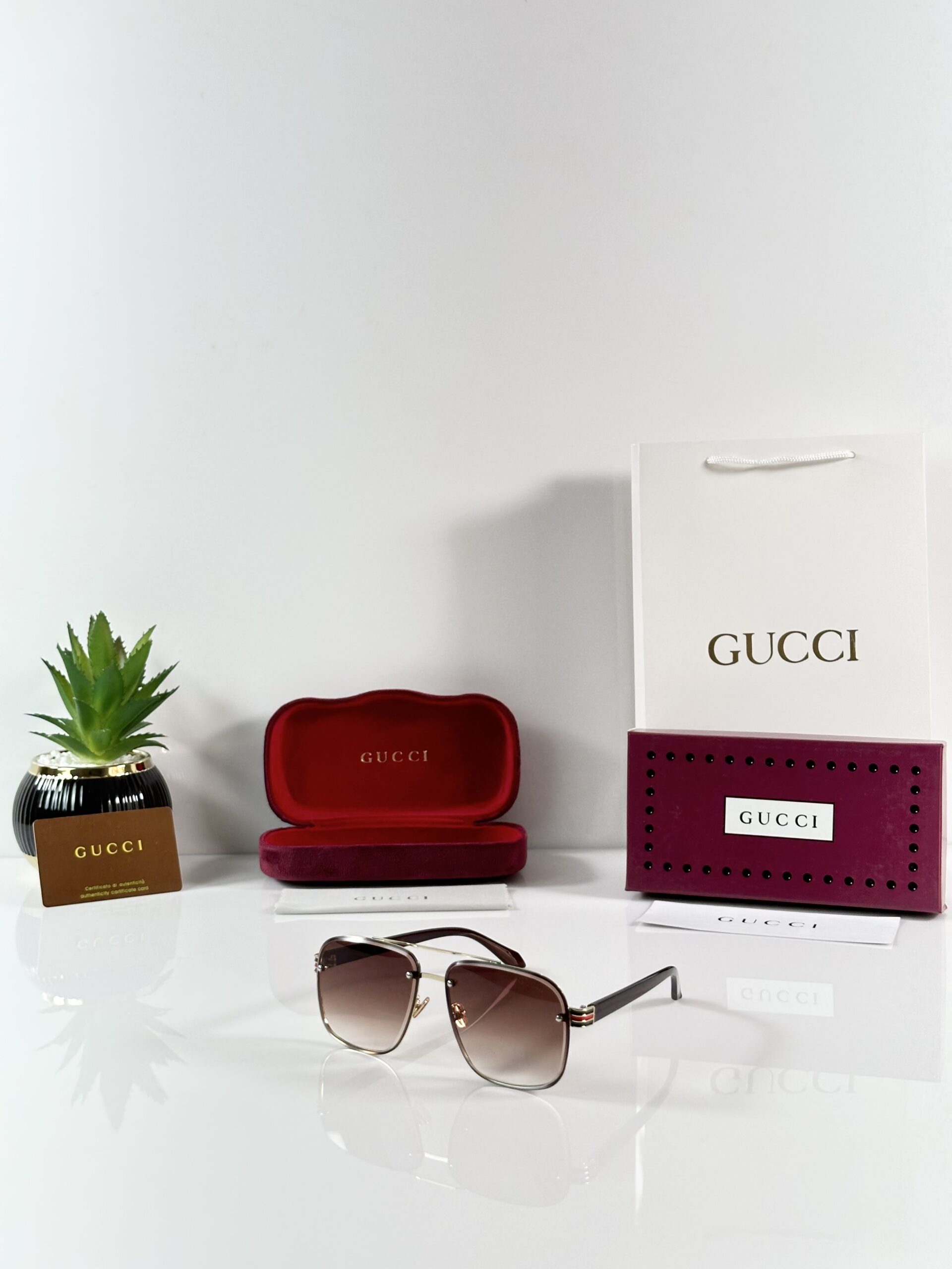 Gucci_2005_Gold_Brown